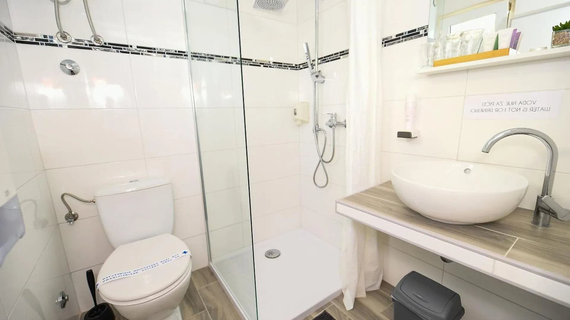 House Rooms Konoba Spavalica Vir